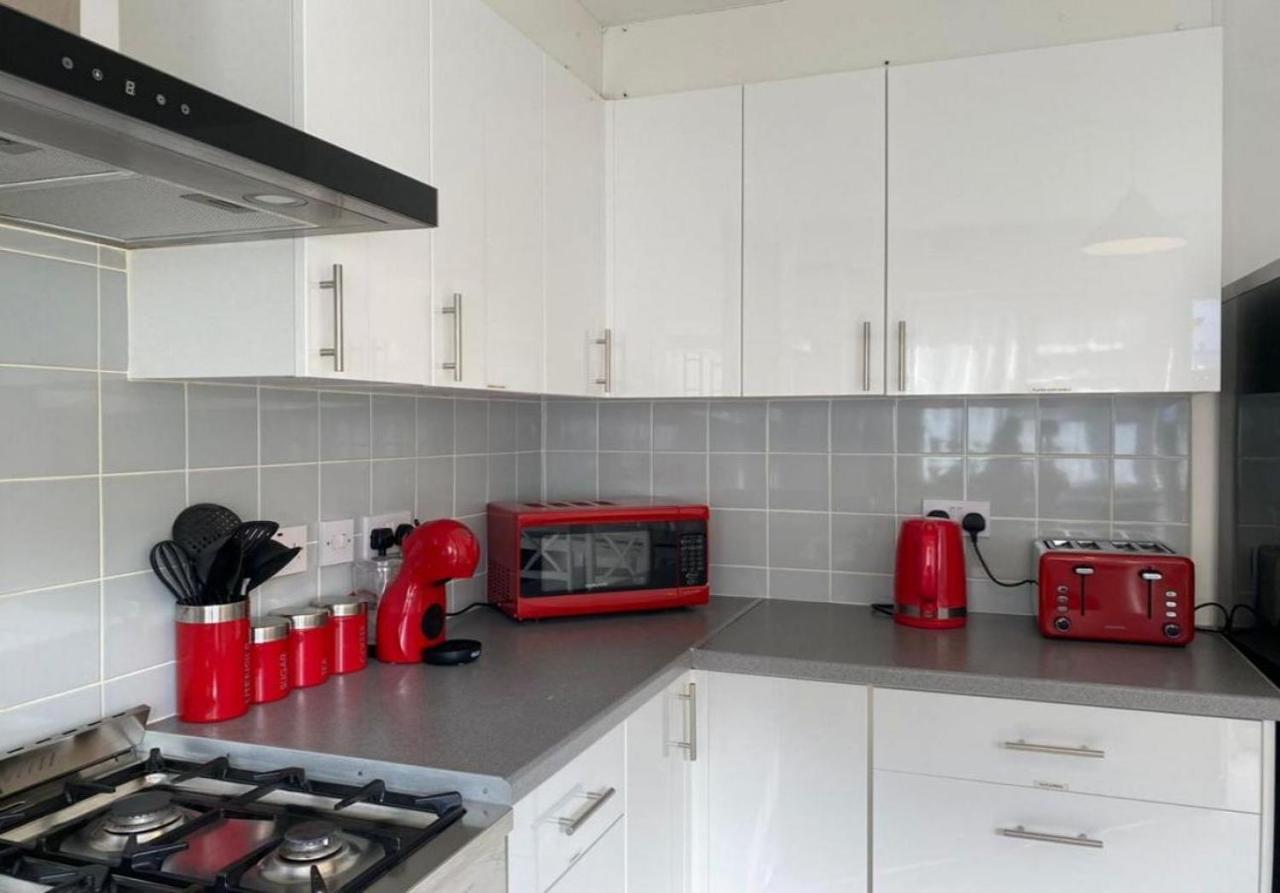 Stunning Four Bedroom House Close To Excel, O2 & Central London With Free Parking מראה חיצוני תמונה