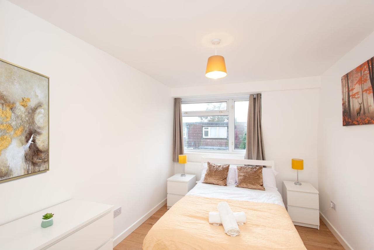 Stunning Four Bedroom House Close To Excel, O2 & Central London With Free Parking מראה חיצוני תמונה