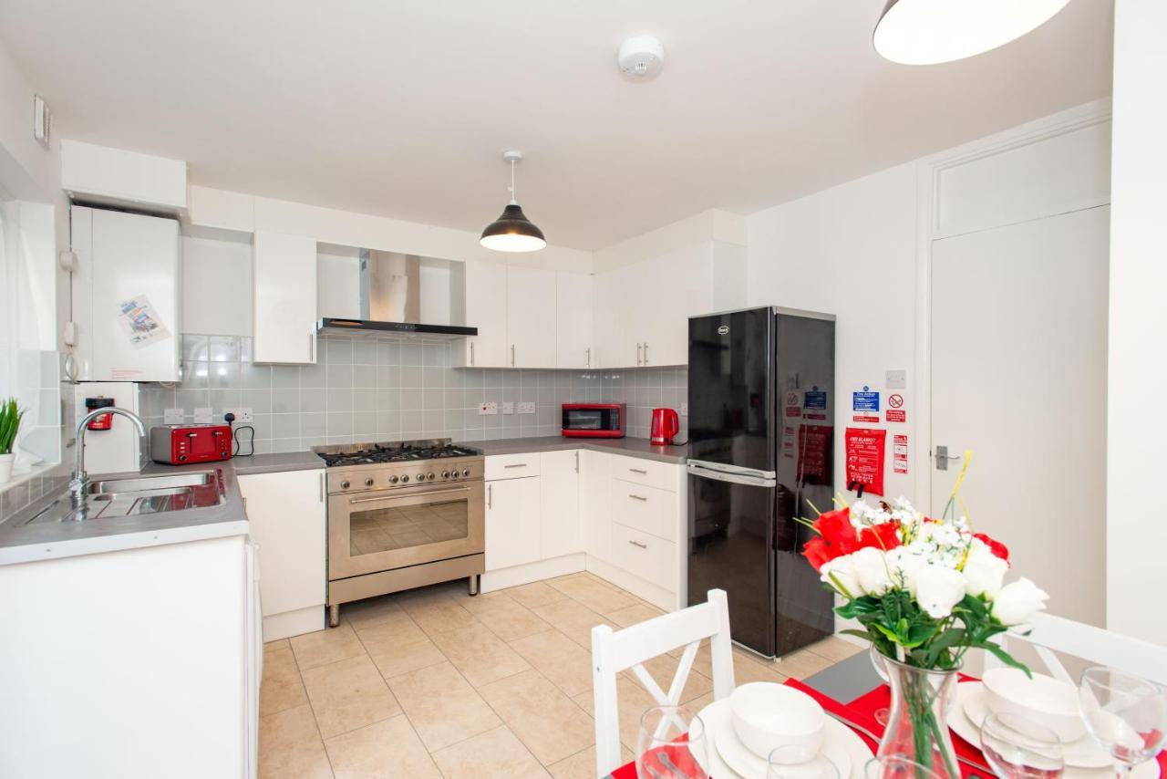 Stunning Four Bedroom House Close To Excel, O2 & Central London With Free Parking מראה חיצוני תמונה